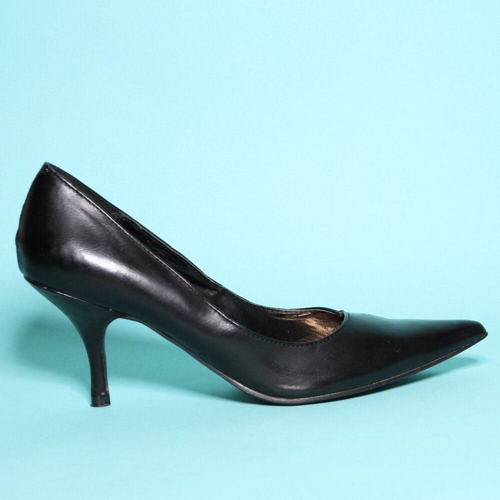 Shiekh Black Leather Pointy Toe Kitten Heels 7.5